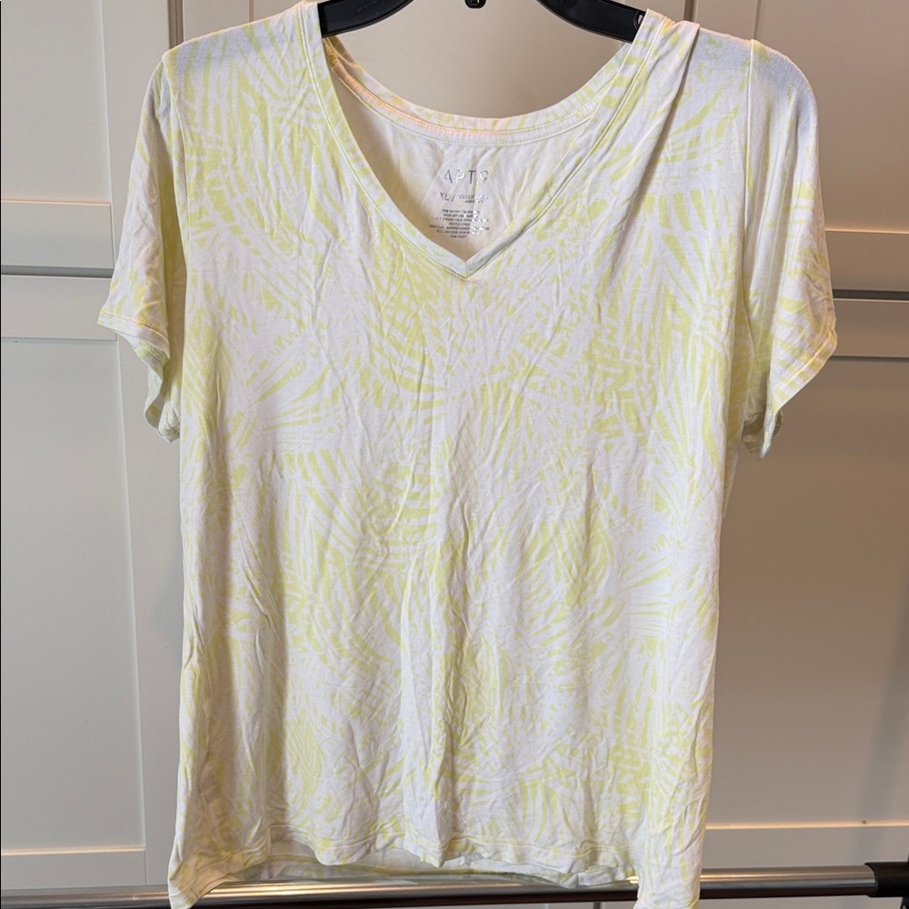 a new day V-Neck White and Yellow Patterned Tee